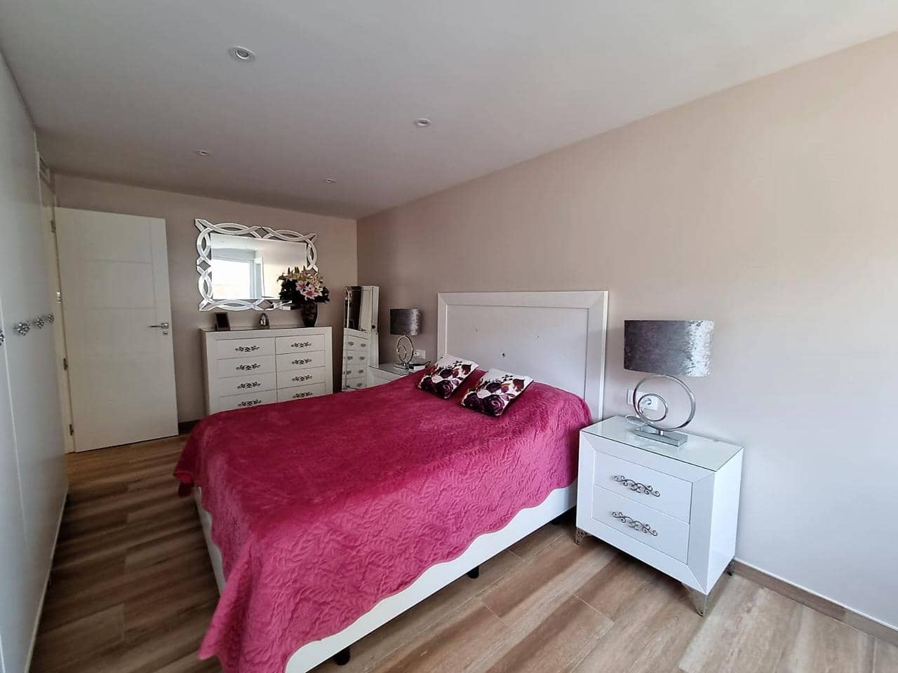 4 makuuhuone Asunto myytävänä paikassa Alicante kaupunki mukana 
autotalli - 525 000 € (Ref: 7090561)