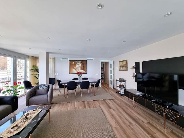 4 makuuhuone Asunto myytävänä paikassa Alicante kaupunki mukana 
autotalli - 525 000 € (Ref: 7090561)