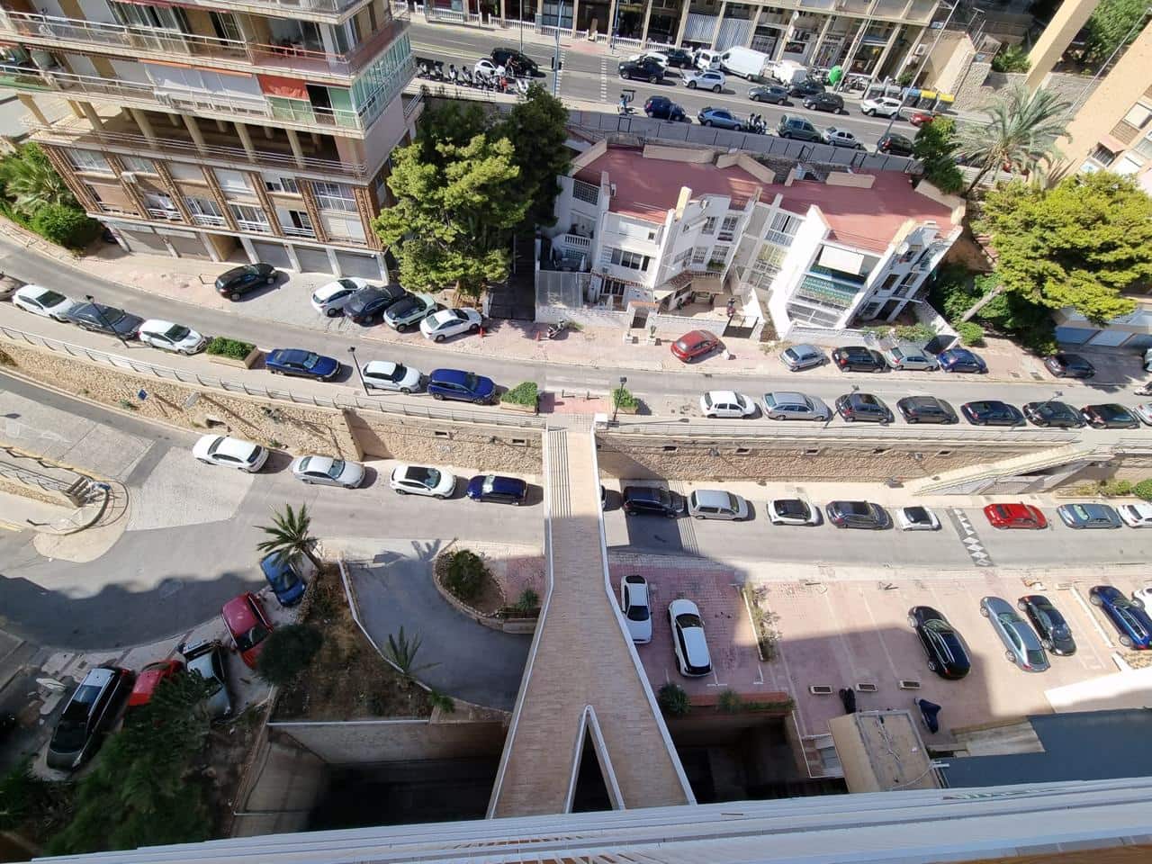 4 makuuhuone Asunto myytävänä paikassa Alicante kaupunki mukana 
autotalli - 525 000 € (Ref: 7090561)