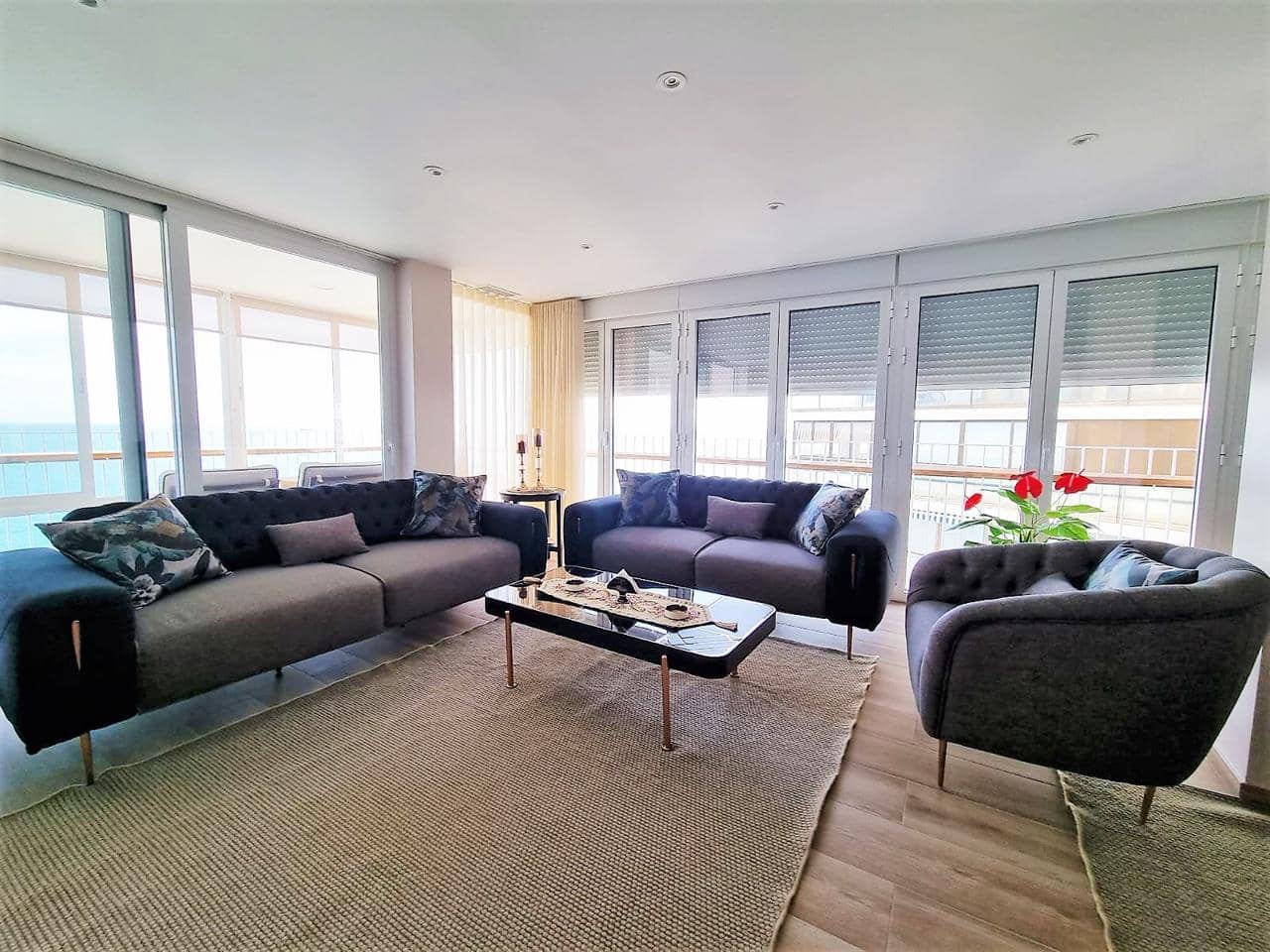 4 makuuhuone Asunto myytävänä paikassa Alicante kaupunki mukana 
autotalli - 525 000 € (Ref: 7090561)