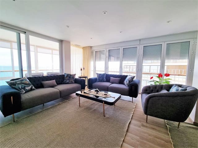 4 makuuhuone Asunto myytävänä paikassa Alicante kaupunki mukana 
autotalli - 525 000 € (Ref: 7090561)