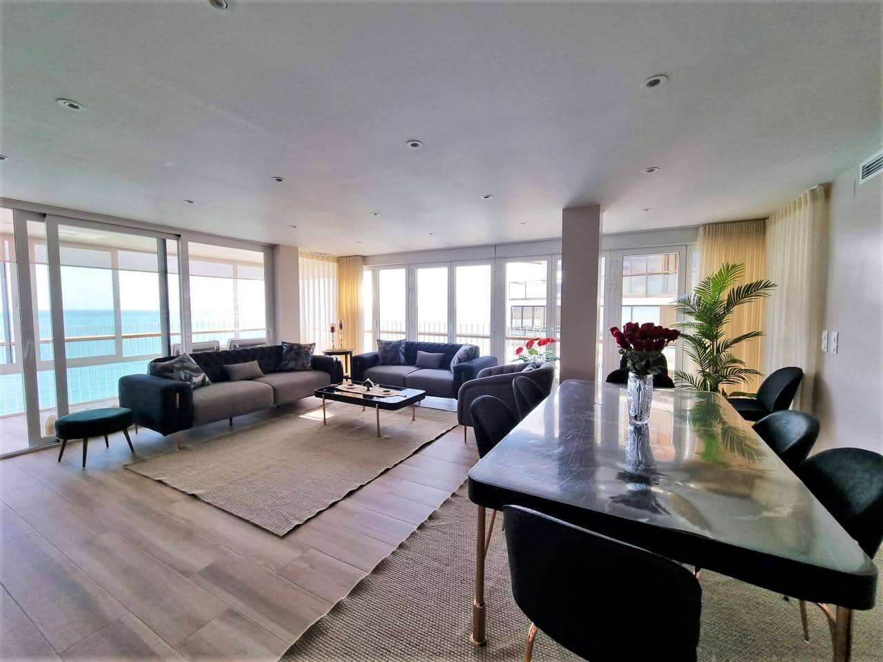 4 makuuhuone Asunto myytävänä paikassa Alicante kaupunki mukana 
autotalli - 525 000 € (Ref: 7090561)