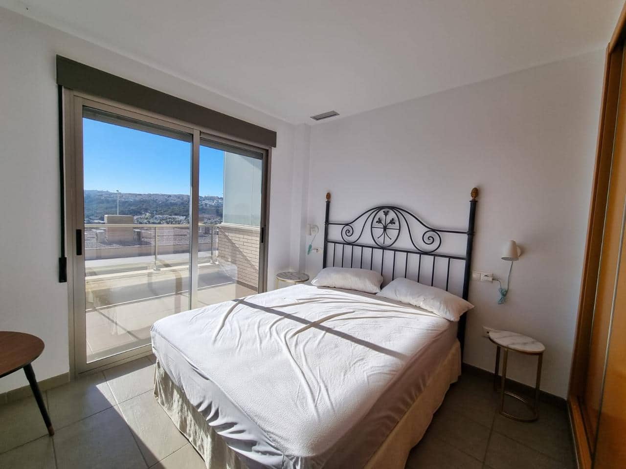 2 soverom Leilighet til salgs i Arenales del Sol med svømmebasseng garasje - € 295 000 (Ref: 7985742)