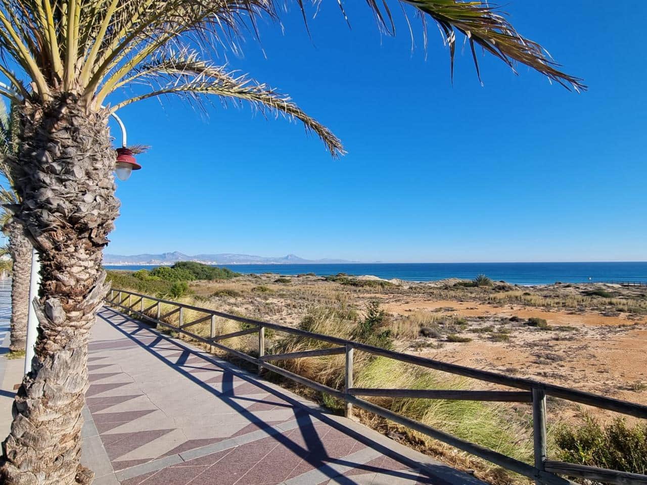 2 soverom Leilighet til salgs i Arenales del Sol med svømmebasseng garasje - € 295 000 (Ref: 7985742)