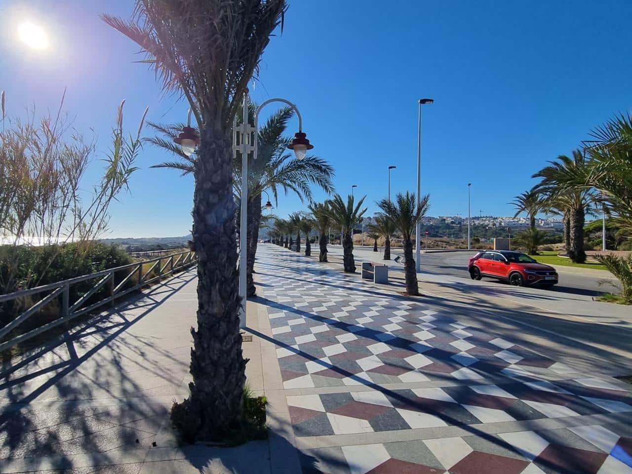 2 soverom Leilighet til salgs i Arenales del Sol med svømmebasseng garasje - € 295 000 (Ref: 7985742)