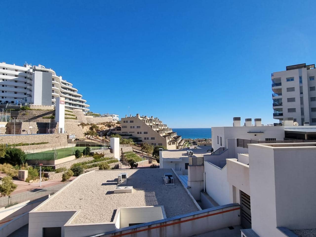 2 soverom Leilighet til salgs i Arenales del Sol med svømmebasseng garasje - € 295 000 (Ref: 7985742)