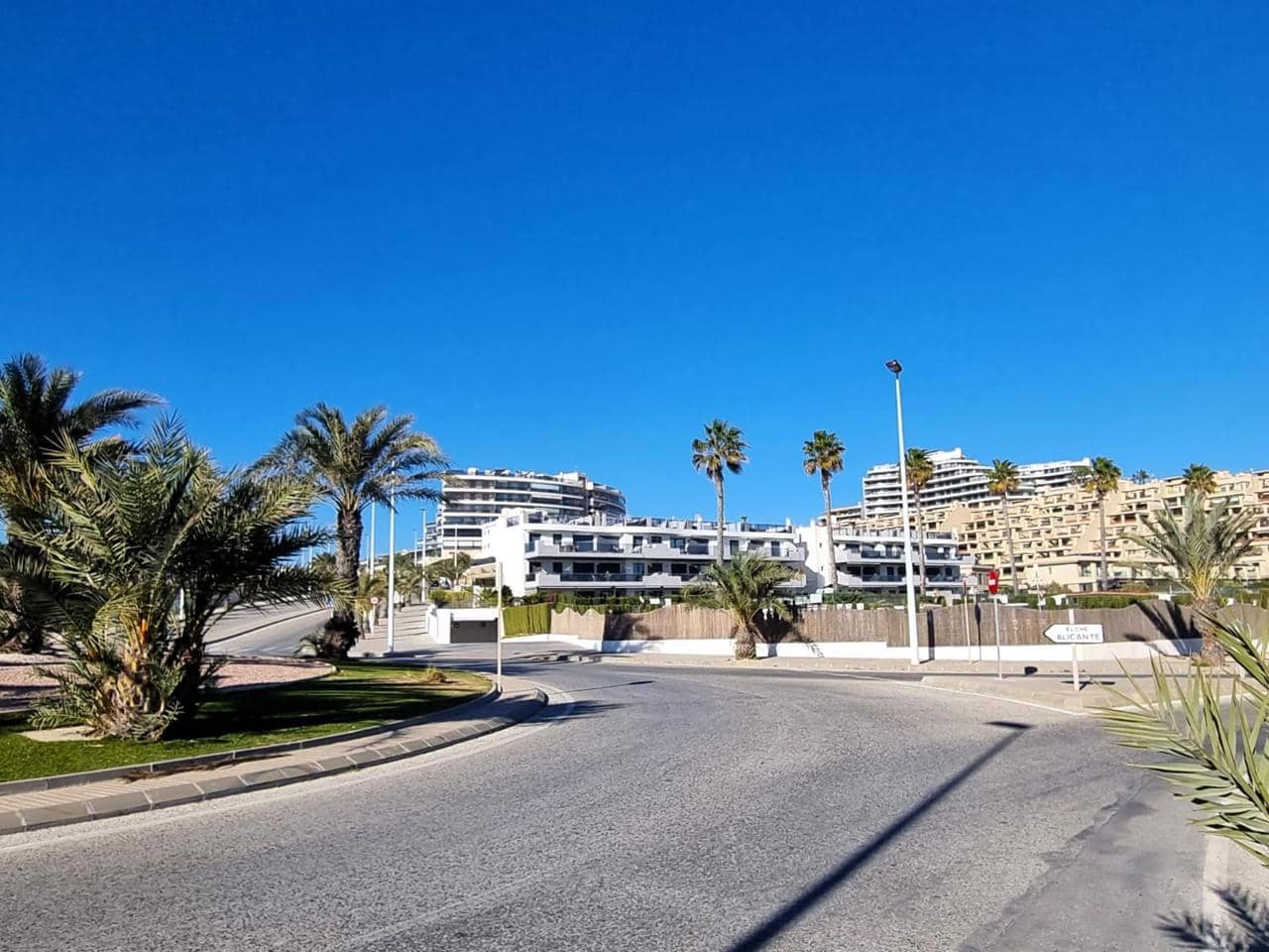 2 soverom Leilighet til salgs i Arenales del Sol med svømmebasseng garasje - € 295 000 (Ref: 7985742)