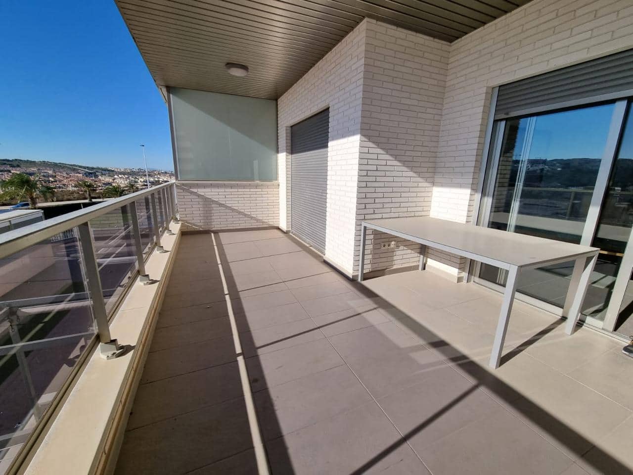 2 soverom Leilighet til salgs i Arenales del Sol med svømmebasseng garasje - € 295 000 (Ref: 7985742)