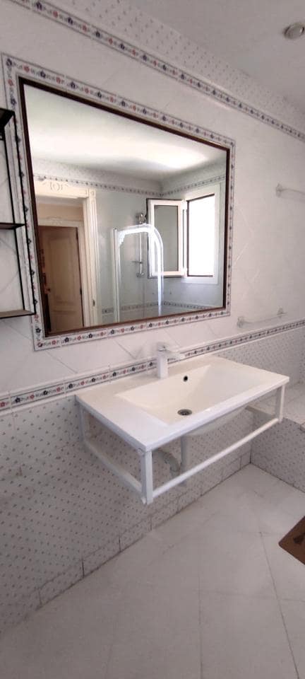 3 soveværelse Lejlighed til salg i Alicante by med swimmingpool garage - € 520.000 (Ref: 8002320)