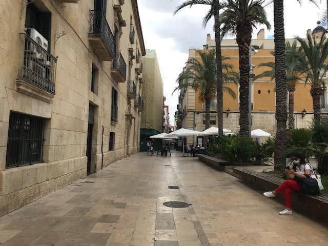 6 bedroom Office for rent in Alicante / Alacant city - € 1,100 (Ref: 8092564)