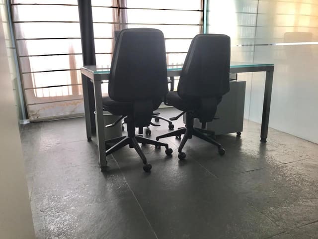 6 bedroom Office for rent in Casco Antiguo - Sant Cruz - Ayuntamiento, Alicante / Alacant city - € 1,100 (Ref: 8092564)