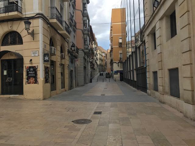 6 bedroom Office for rent in Alicante / Alacant city - € 1,100 (Ref: 8092564)