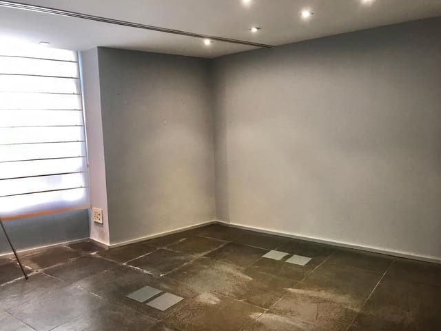 6 bedroom Office for rent in Casco Antiguo - Sant Cruz - Ayuntamiento, Alicante / Alacant city - € 1,100 (Ref: 8092564)