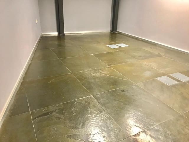 6 bedroom Office for rent in Casco Antiguo - Sant Cruz - Ayuntamiento, Alicante / Alacant city - € 1,100 (Ref: 8092564)