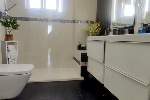 3 chambre Appartement à vendre à Alicante ville avec piscine garage - 450 000 € (Ref: 8350060)