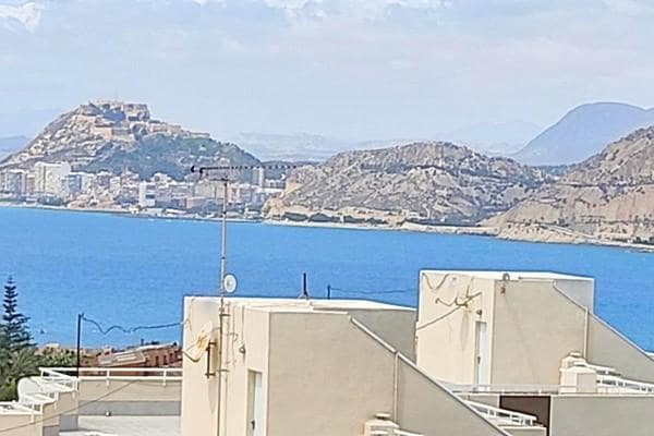 3 soverom Leilighet til salgs i Cabo de las Huertas, Alicante by med svømmebasseng garasje - € 450 000 (Ref: 8350060)