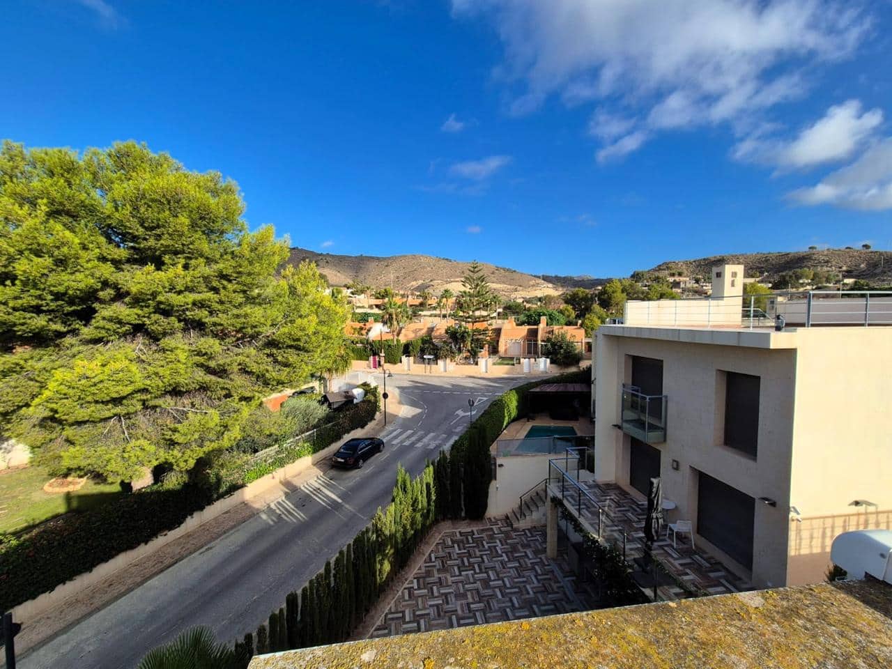 4 Zimmer Villa zu verkaufen in El Campello mit Pool Garage - 520.000 € (Ref: 8562583)