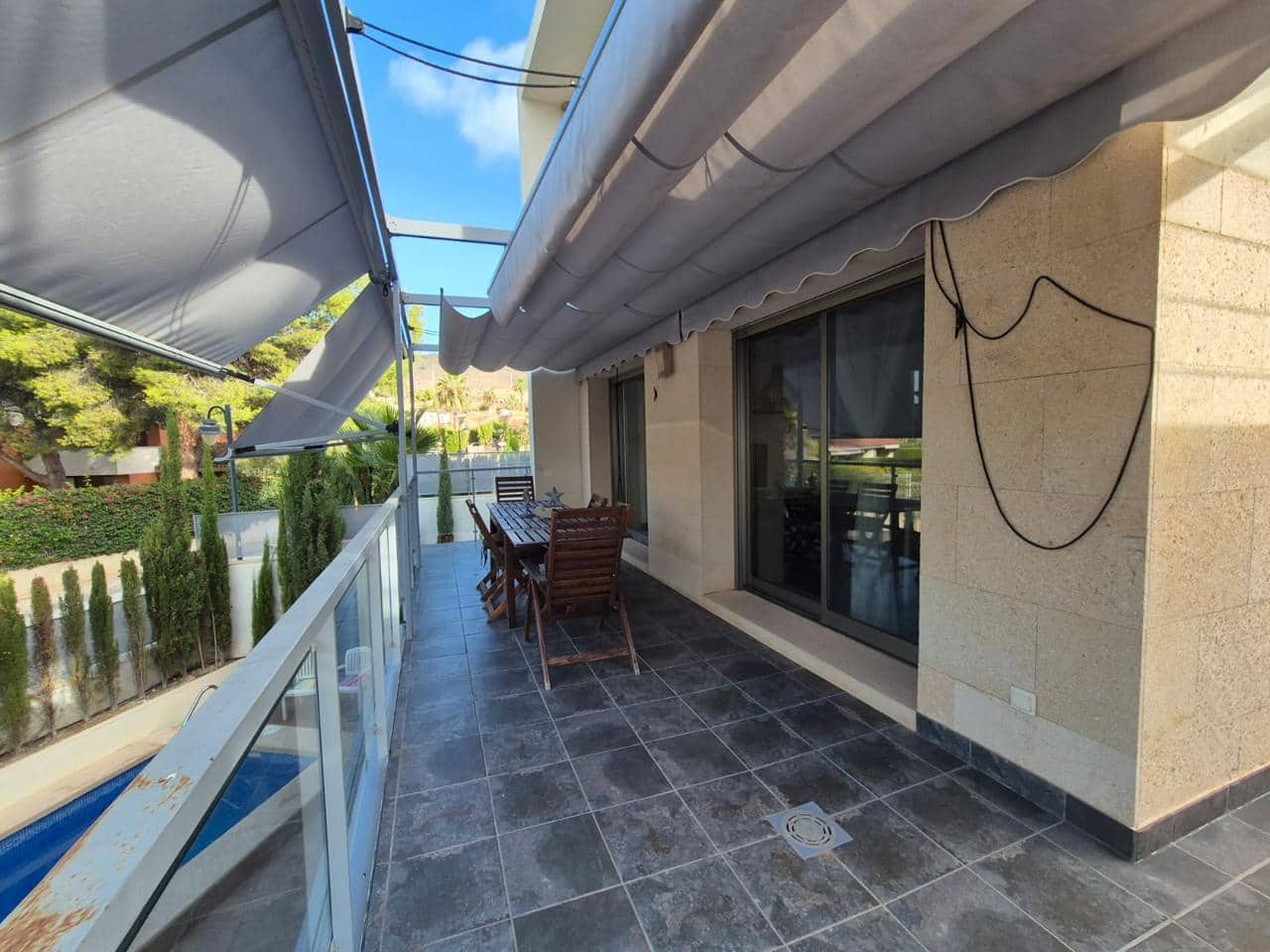 4 Zimmer Villa zu verkaufen in El Campello mit Pool Garage - 520.000 € (Ref: 8562583)