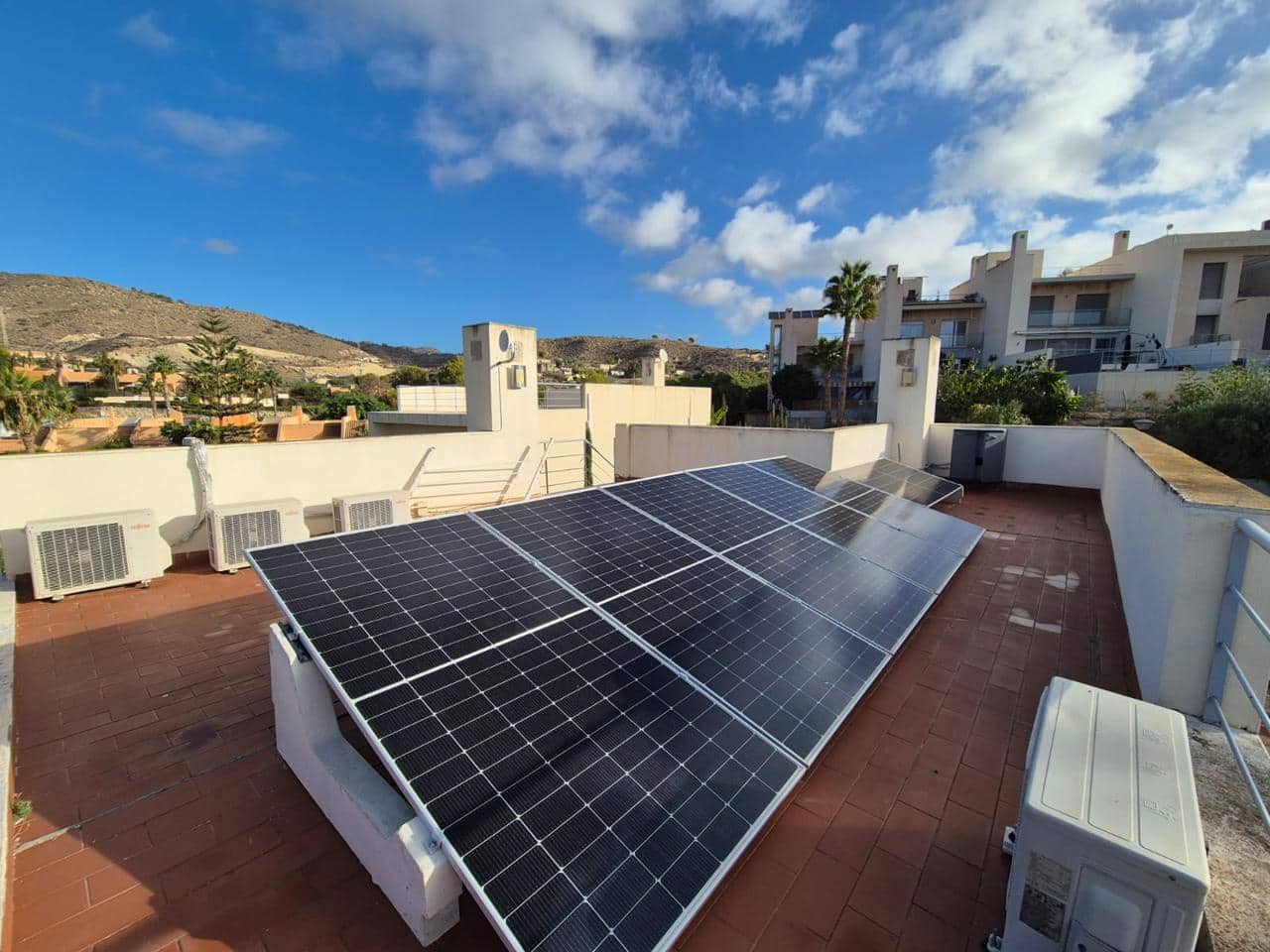 4 Zimmer Villa zu verkaufen in El Campello mit Pool Garage - 520.000 € (Ref: 8562583)