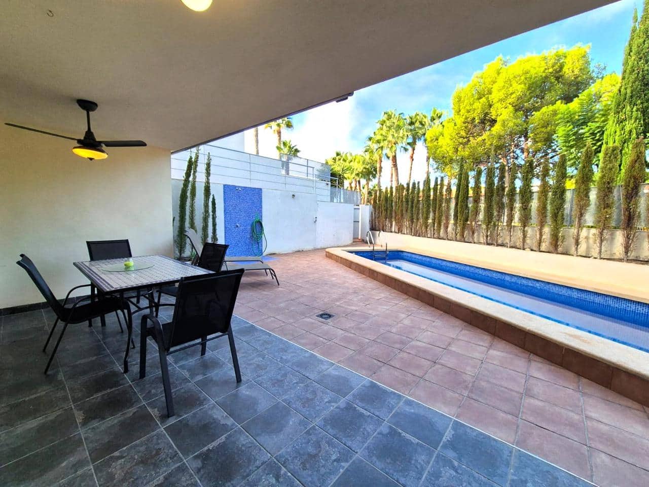 4 Zimmer Villa zu verkaufen in El Campello mit Pool Garage - 520.000 € (Ref: 8562583)