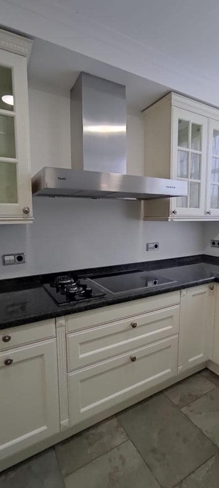 5 soverom Villa til salgs i Alicante by med svømmebasseng garasje - € 950 000 (Ref: 8576019)