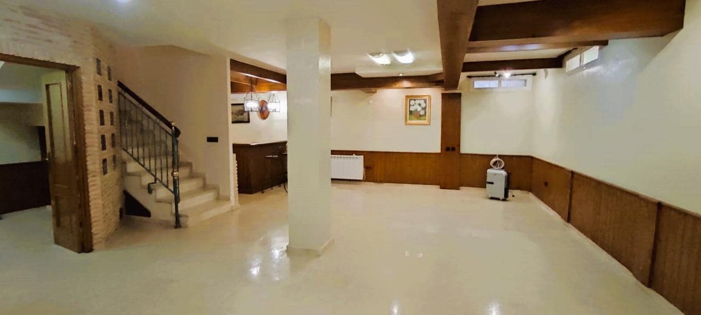 5 soverom Villa til salgs i Alicante by med svømmebasseng garasje - € 950 000 (Ref: 8576019)