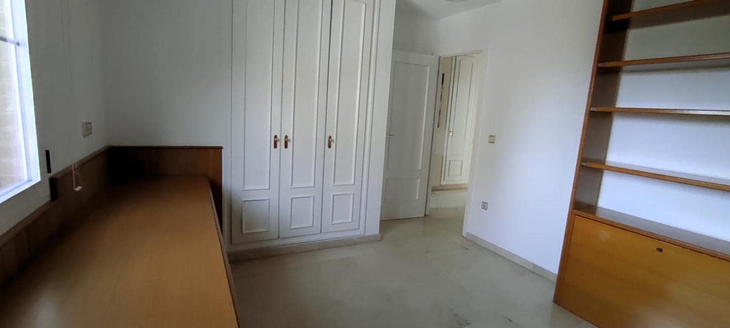 5 soverom Villa til salgs i Alicante by med svømmebasseng garasje - € 950 000 (Ref: 8576019)