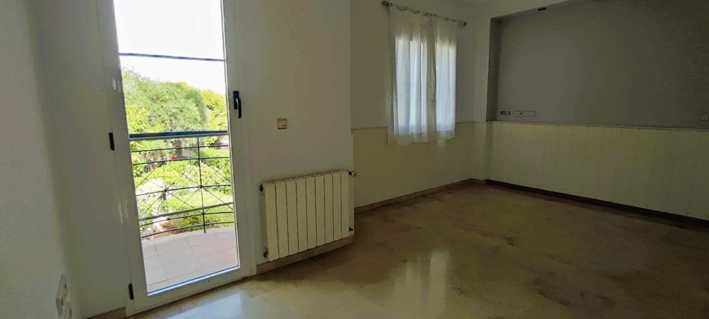 5 soverom Villa til salgs i Alicante by med svømmebasseng garasje - € 950 000 (Ref: 8576019)