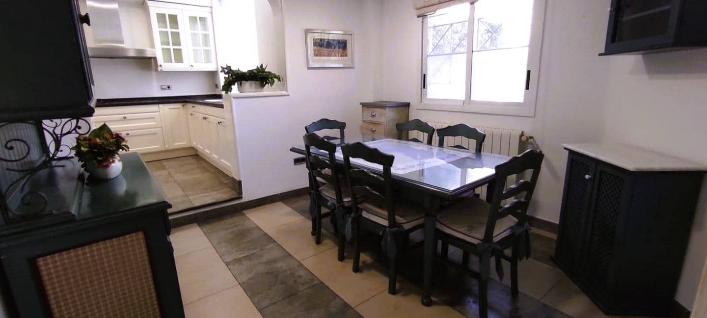 5 soverom Villa til salgs i Alicante by med svømmebasseng garasje - € 950 000 (Ref: 8576019)