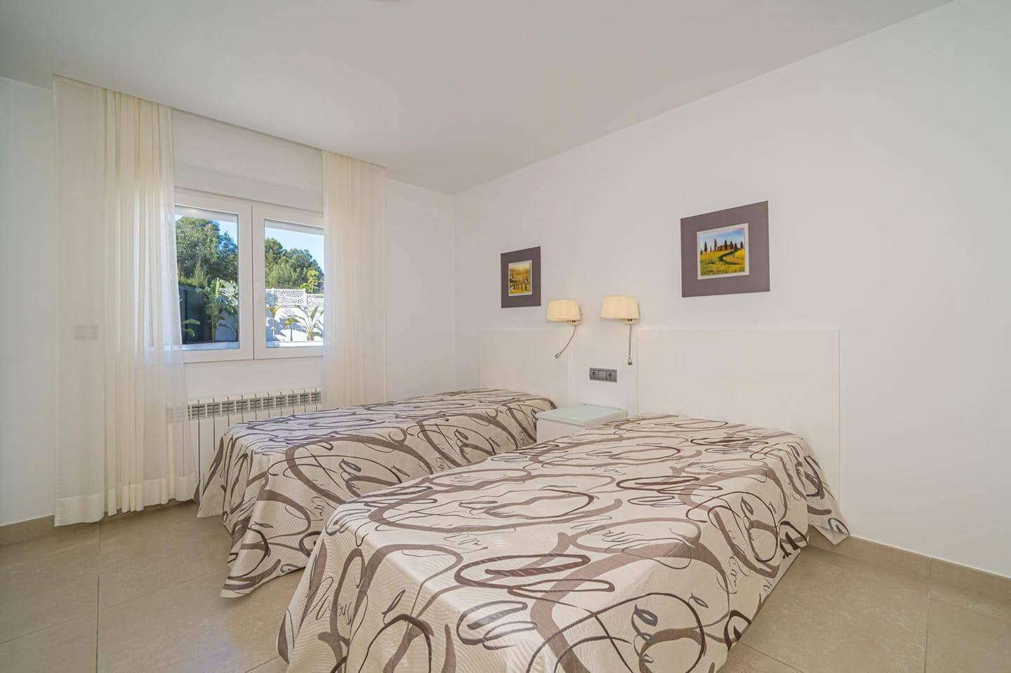 4 sypialnia Willa na sprzedaż w Alfaz del Pi / L'Alfas del Pi z basenem garażem - 975 000 € (Ref: 8586794)