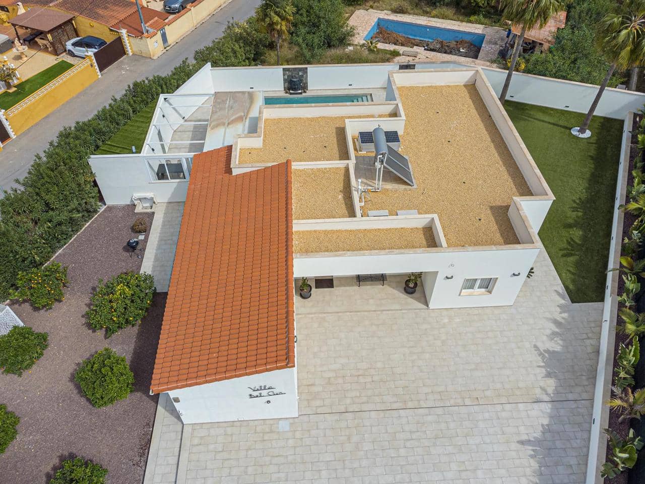 4 sypialnia Willa na sprzedaż w Alfaz del Pi / L'Alfas del Pi z basenem garażem - 975 000 € (Ref: 8586794)