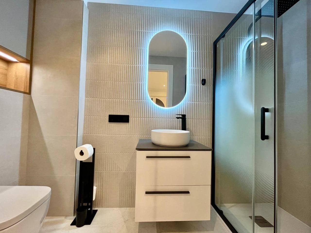 2 bedroom Flat for sale in Alicante / Alacant city - € 380,000 (Ref: 8653097)