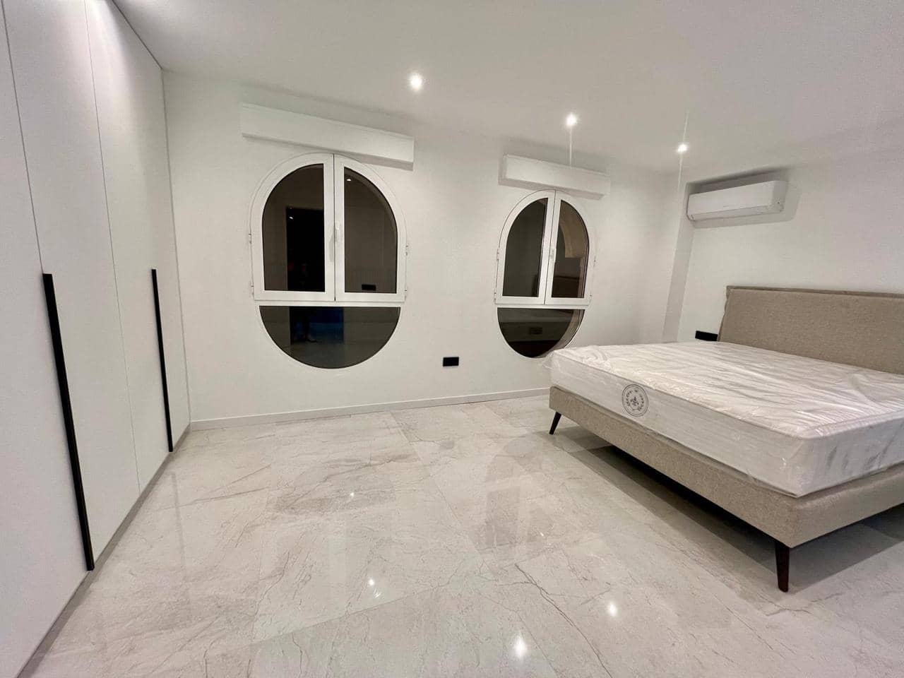 2 bedroom Flat for sale in Alicante / Alacant city - € 380,000 (Ref: 8653097)