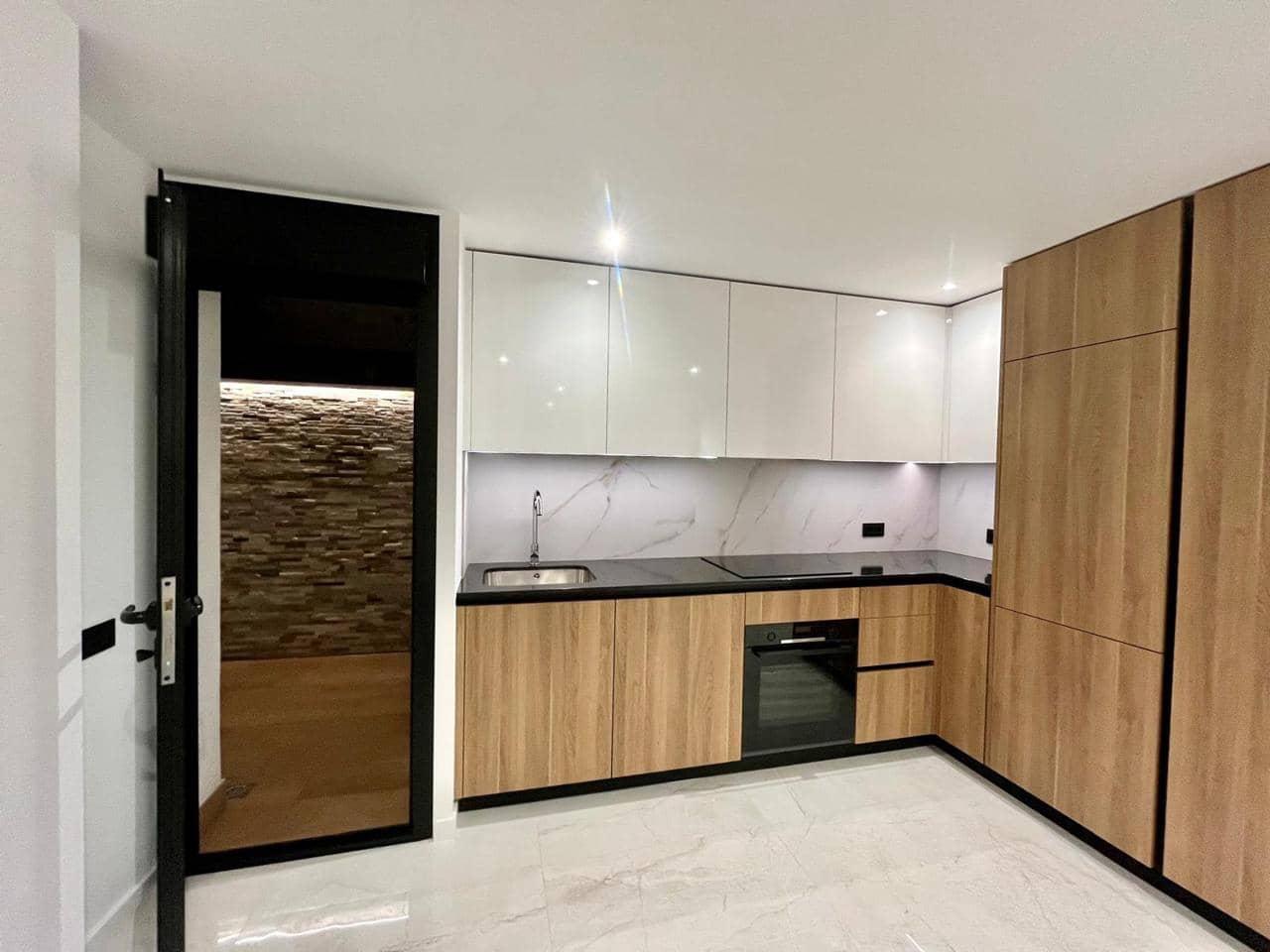 2 bedroom Flat for sale in Alicante / Alacant city - € 380,000 (Ref: 8653097)