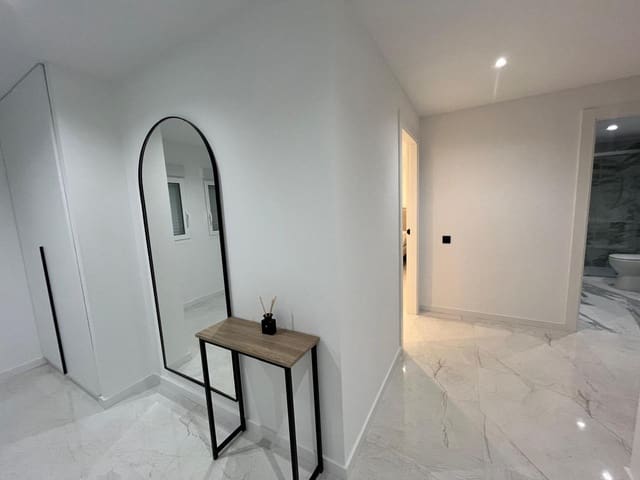 2 bedroom Flat for sale in Alicante / Alacant city - € 380,000 (Ref: 8653097)