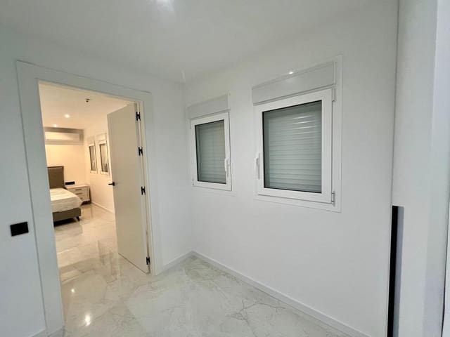 2 bedroom Flat for sale in Alicante / Alacant city - € 380,000 (Ref: 8653097)