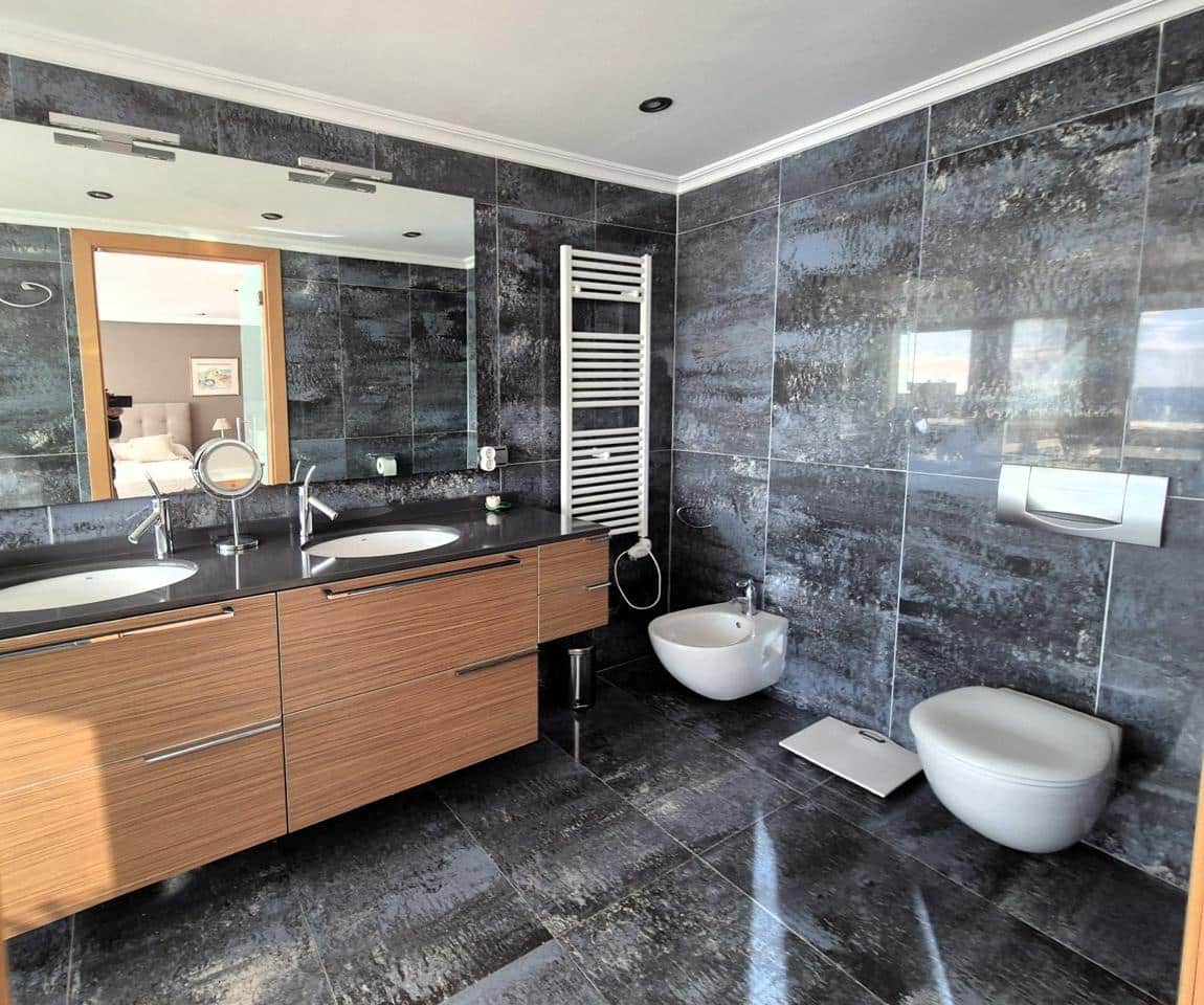 3 soverom Leilighet til salgs i Alicante by med svømmebasseng garasje - € 750 000 (Ref: 8683070)