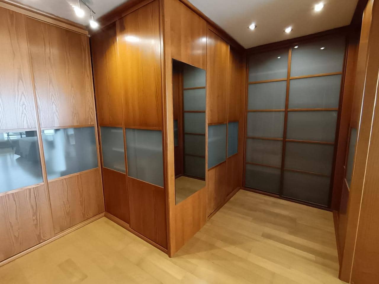 3 soverom Leilighet til salgs i Alicante by med svømmebasseng garasje - € 750 000 (Ref: 8683070)