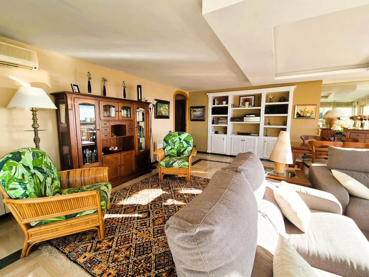 3 soverom Leilighet til salgs i Alicante by med svømmebasseng garasje - € 750 000 (Ref: 8683070)