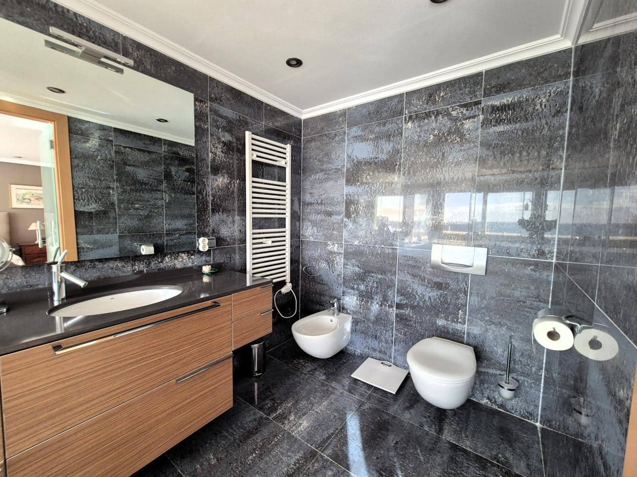 3 soverom Leilighet til salgs i Alicante by med svømmebasseng garasje - € 750 000 (Ref: 8683070)