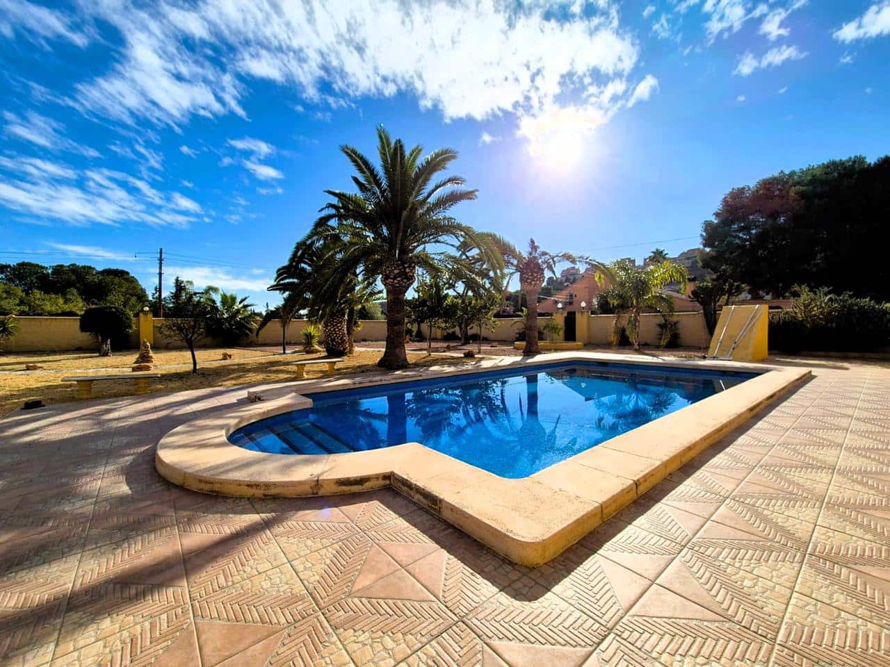 5 Zimmer Villa zu verkaufen in Muchamiel / Mutxamel mit Pool - 795.000 € (Ref: 8692336)