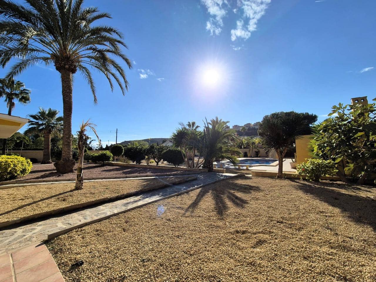 5 Zimmer Villa zu verkaufen in Muchamiel / Mutxamel mit Pool - 795.000 € (Ref: 8692336)