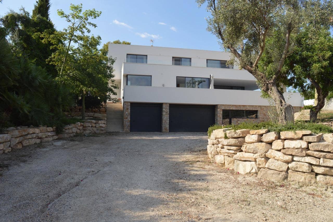 4 soverom Villa til salgs i Alicante by med svømmebasseng garasje - € 2 079 000 (Ref: 8693124)