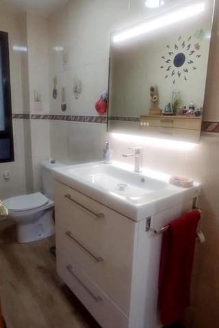 3 soveværelse Lejlighed til salg i Albufereta, Alicante by med swimmingpool garage - € 340.000 (Ref: 8734672)