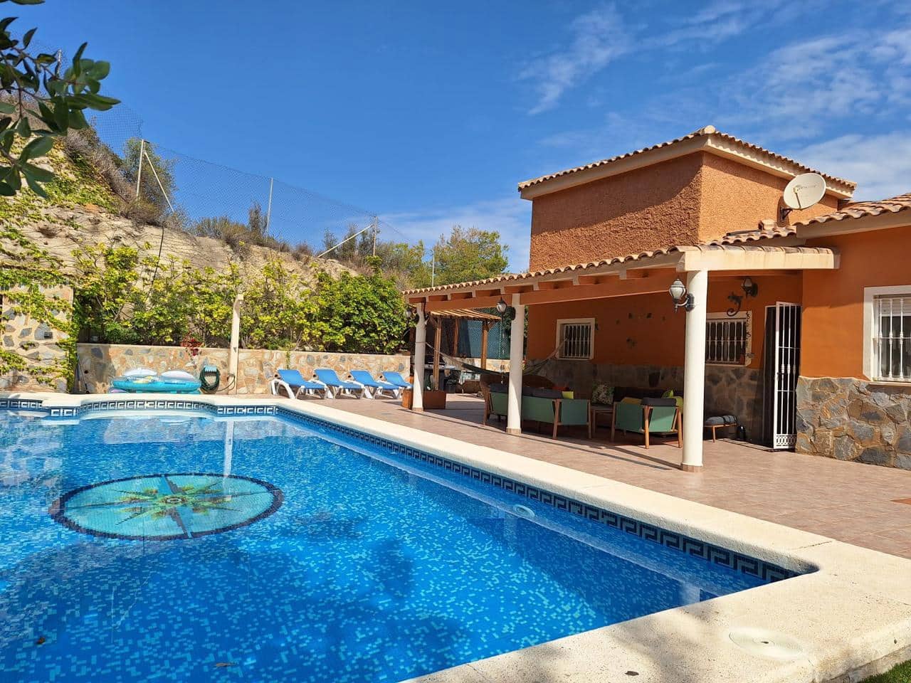 4 sovrum Villa till salu i El Campello med pool garage - 798 000 € (Ref: 8835143)