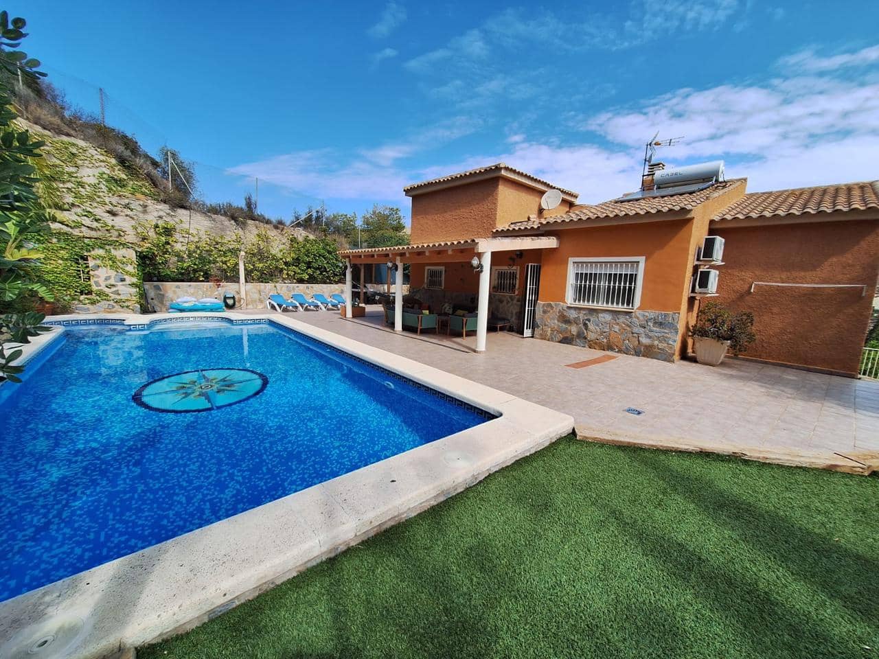 4 sovrum Villa till salu i El Campello med pool garage - 798 000 € (Ref: 8835143)