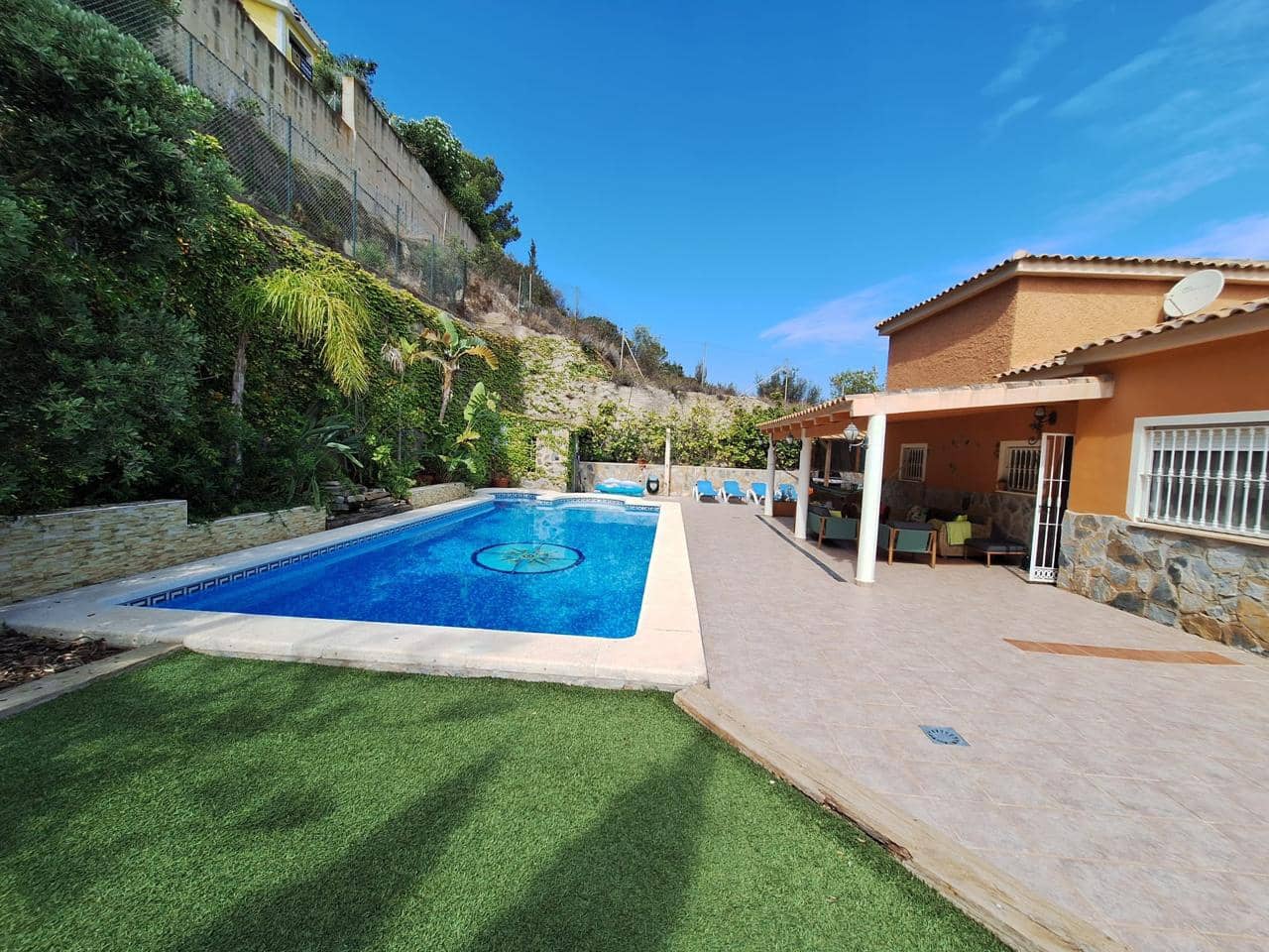 4 sovrum Villa till salu i El Campello med pool garage - 798 000 € (Ref: 8835143)