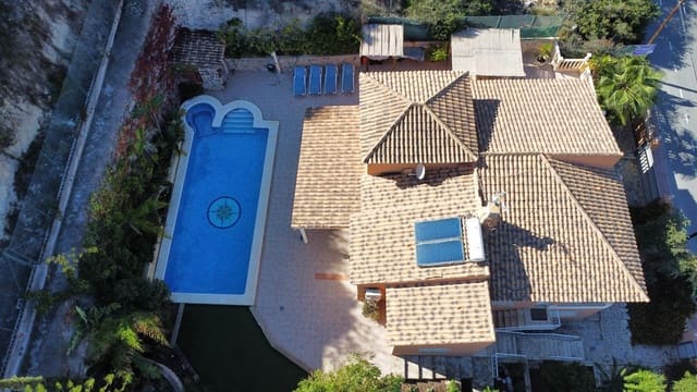 4 sovrum Villa till salu i El Campello med pool garage - 798 000 € (Ref: 8835143)