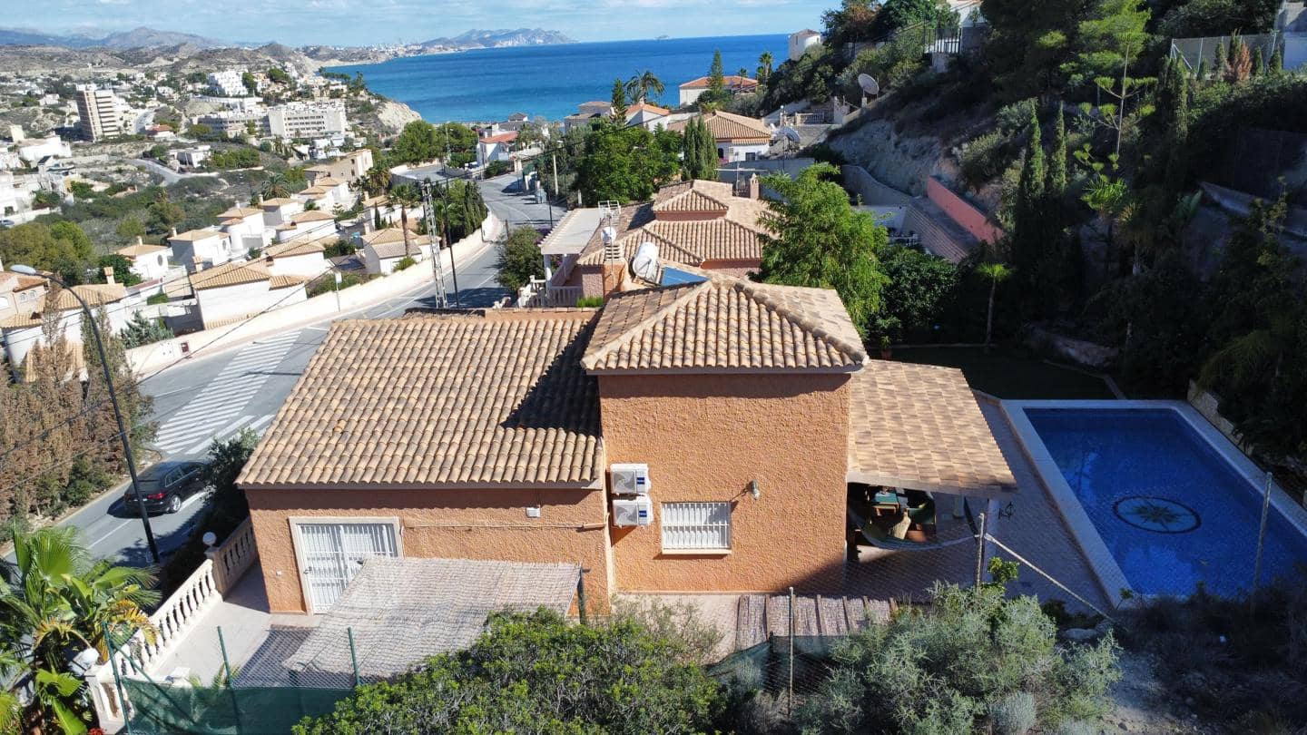 4 sovrum Villa till salu i El Campello med pool garage - 798 000 € (Ref: 8835143)