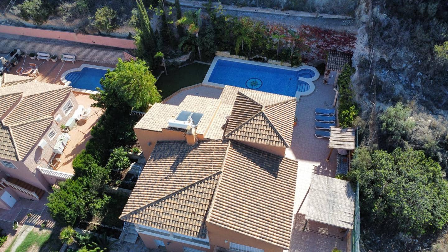 4 sovrum Villa till salu i El Campello med pool garage - 798 000 € (Ref: 8835143)